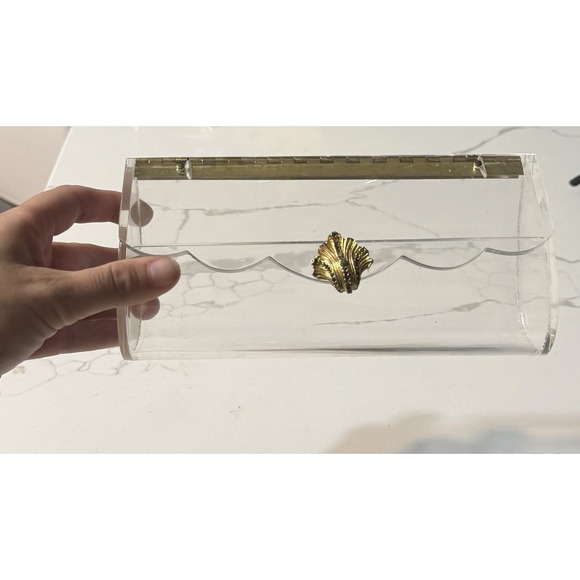The Unbranded Brand Handbags - Vintage Lucite Acrylic Clutch Hinged Scalloped Edge handbag 1950s clear plastic